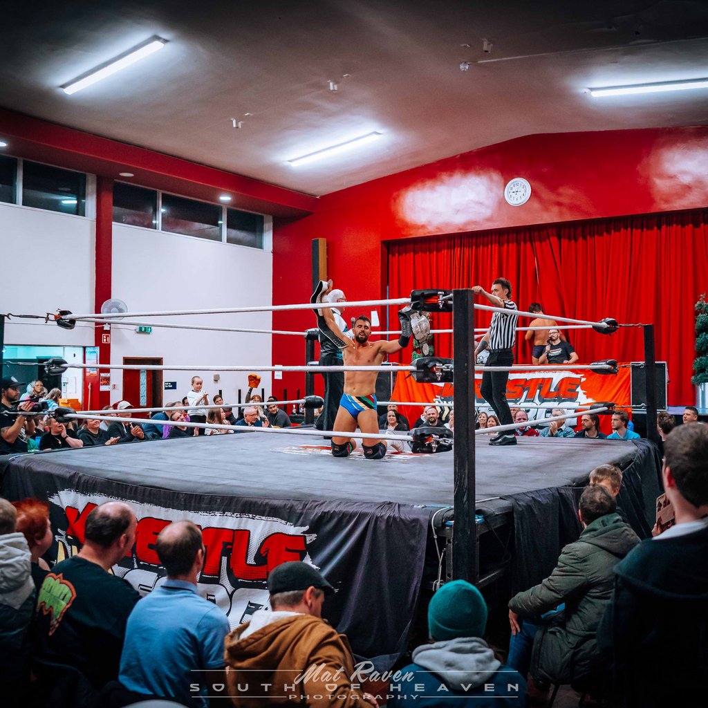 Live Wrestling in Dagenham! Fanshawe Community Centre Dagenham