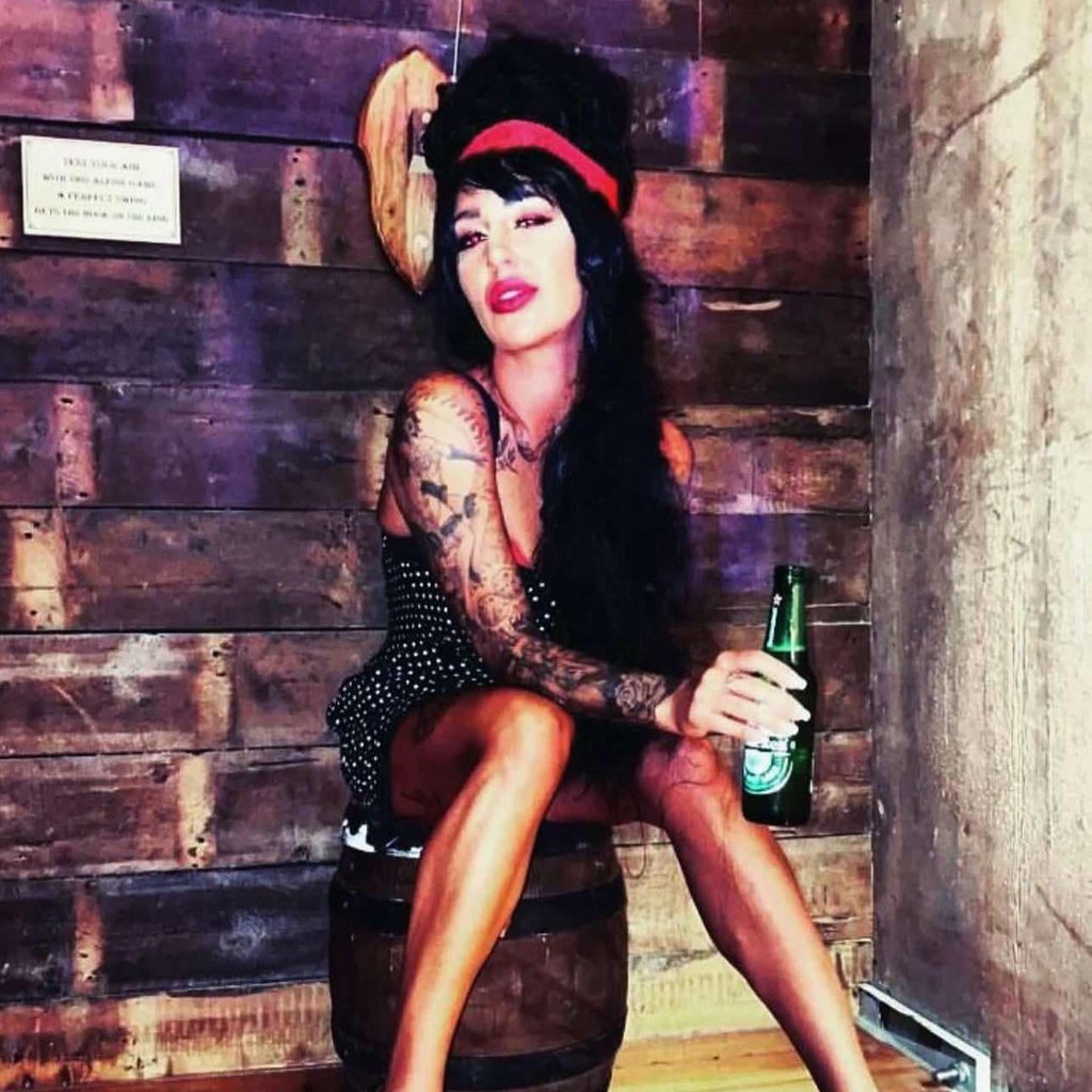 Amy Winehouse performed by Nadine Lamour Greville's Bar And Function Room Burntwood