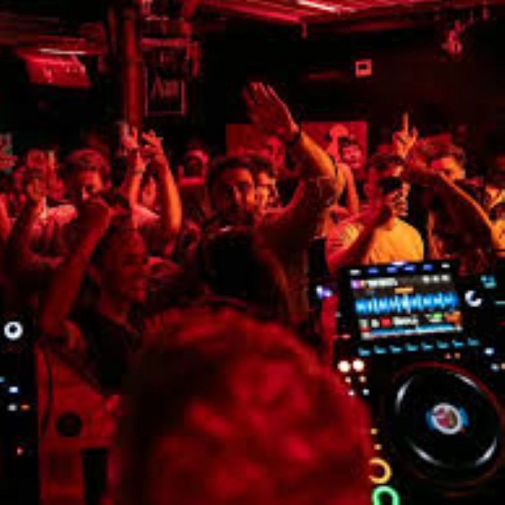 Tribute presents: Cinthie Distrikt Leeds