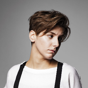 BUSH HALL PRESENTS WITH SARAH KEYWORTH Bush Hall COMEDY
