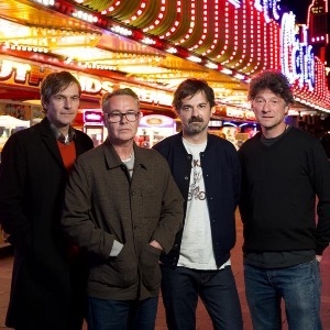 The Bluetones EartH (Hall) POP