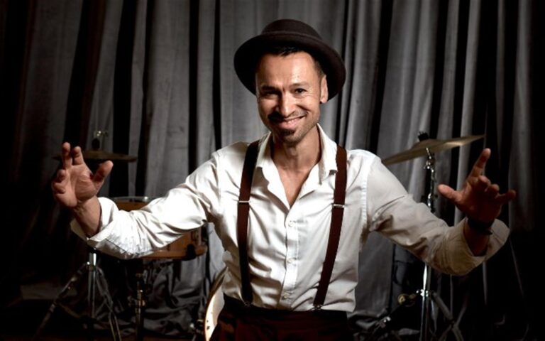 Si Cranstoun – Twisting the Night Away