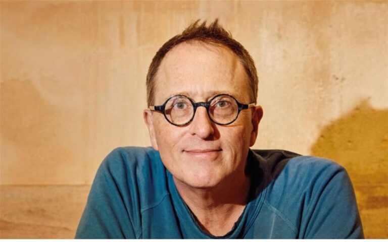 Enter The Castle with Jon Ronson