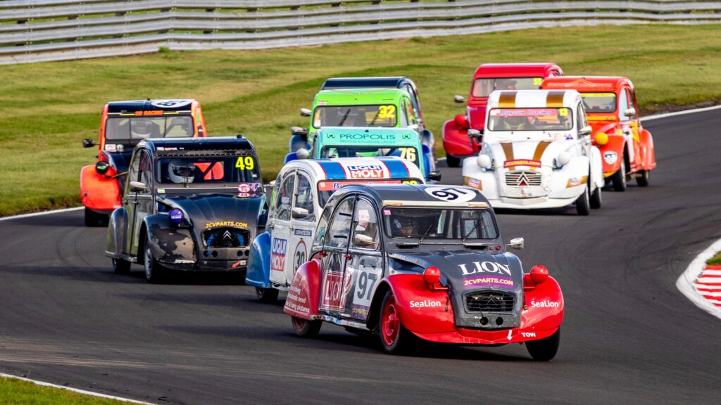 2CV 24 Hour Race