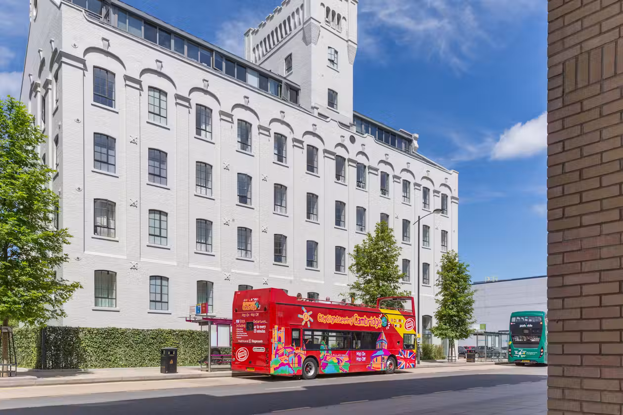 Hop-on Hop-off Bus Cambridge