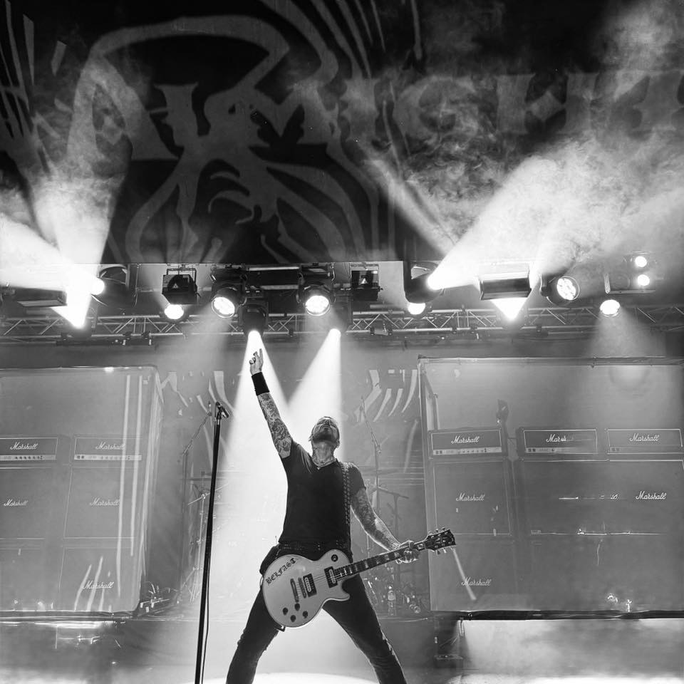 Ricky Warwick & The Fighting Hearts