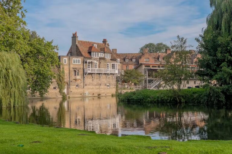 Cambridge University Walking Tour
